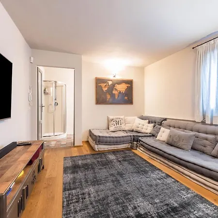 Casale Riviera فيلة