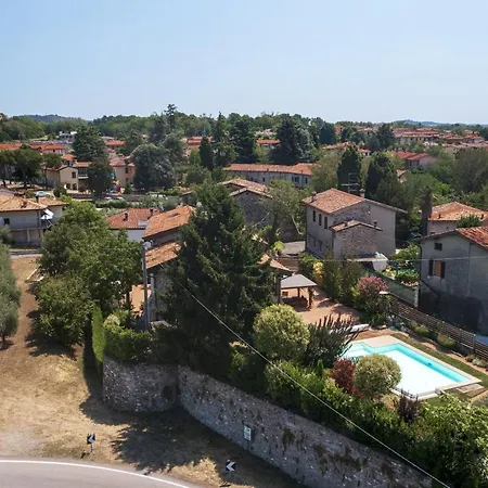Casale Riviera فيلة *
